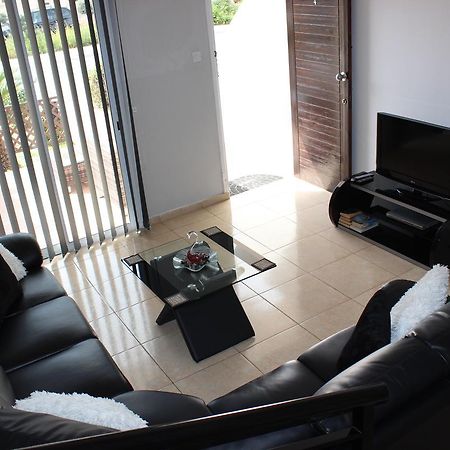 Diana Townhouse 2 Apartment Paphos ภายนอก รูปภาพ