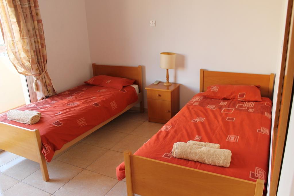 Diana Townhouse 2 Apartment Paphos ห้อง รูปภาพ