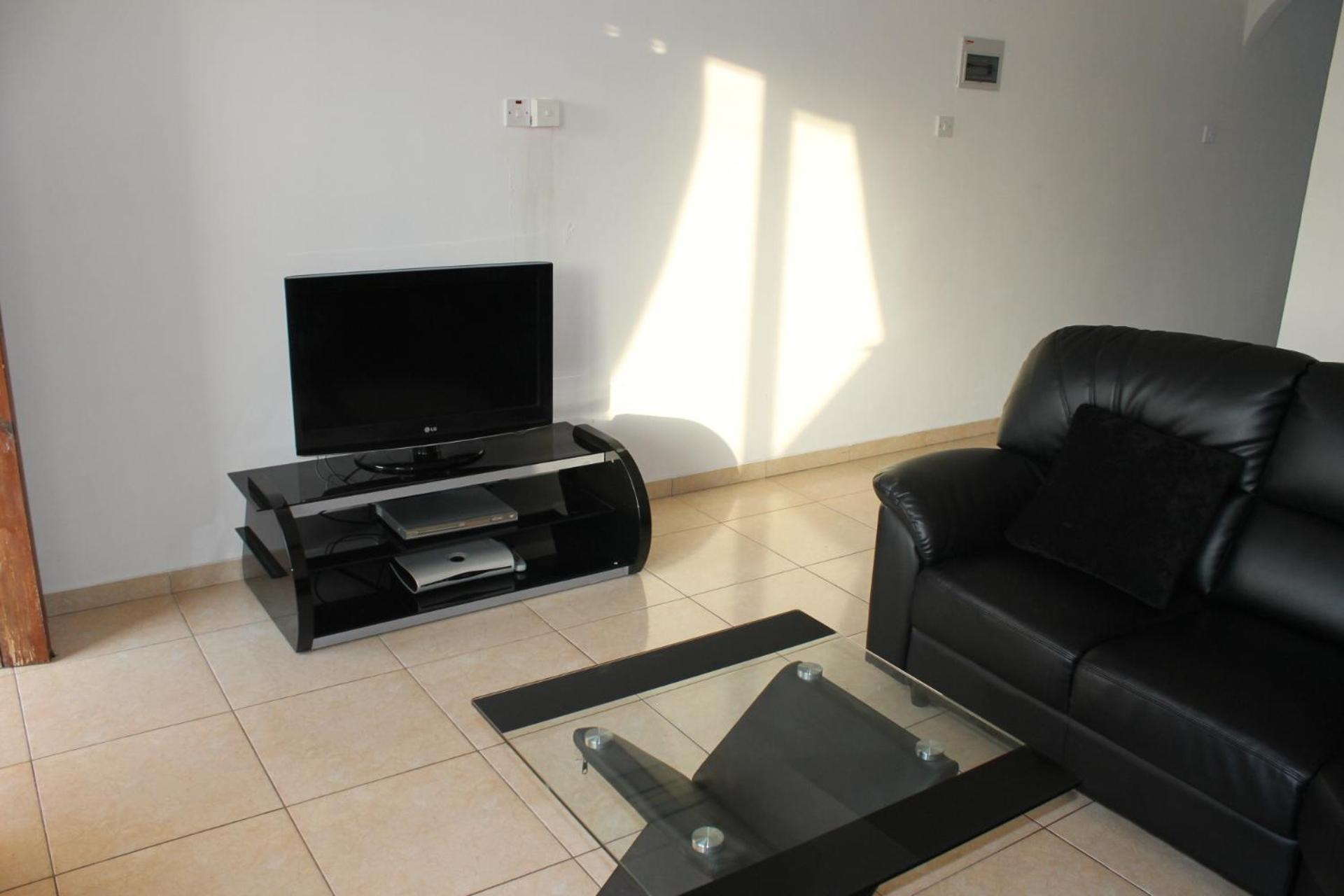 Diana Townhouse 2 Apartment Paphos ภายนอก รูปภาพ