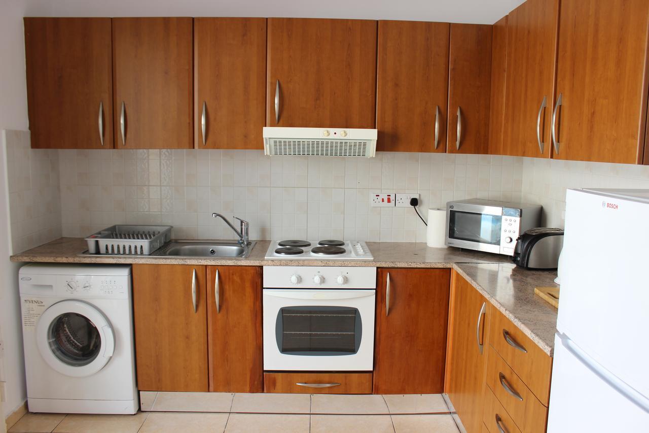 Diana Townhouse 2 Apartment Paphos ภายนอก รูปภาพ