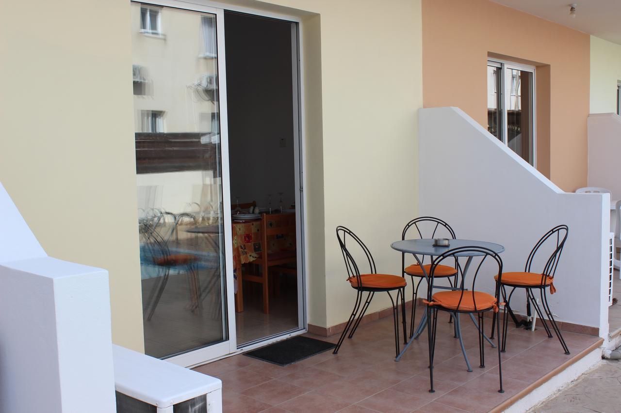 Diana Townhouse 2 Apartment Paphos ภายนอก รูปภาพ