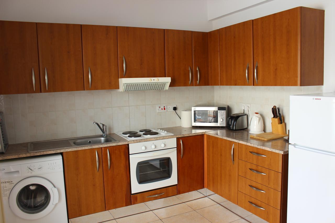 Diana Townhouse 2 Apartment Paphos ภายนอก รูปภาพ